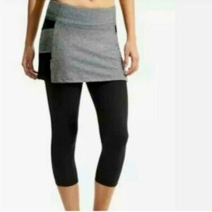 Athleta Be Free 2 in 1 Capri Skirted Leggings Reflective Athletic Skirt SM